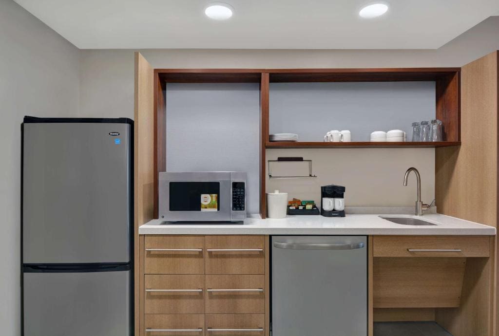 King Studio Suite - Mobility Access/Non-Smoking room - Image 3
