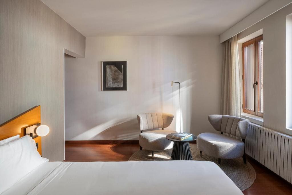 Superior Double Room room - Image 1
