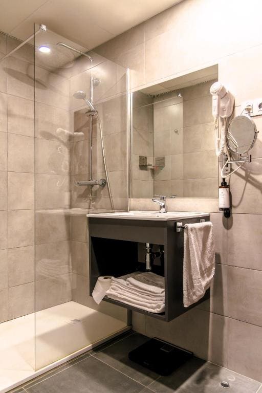Deluxe Double Room room - Image 2