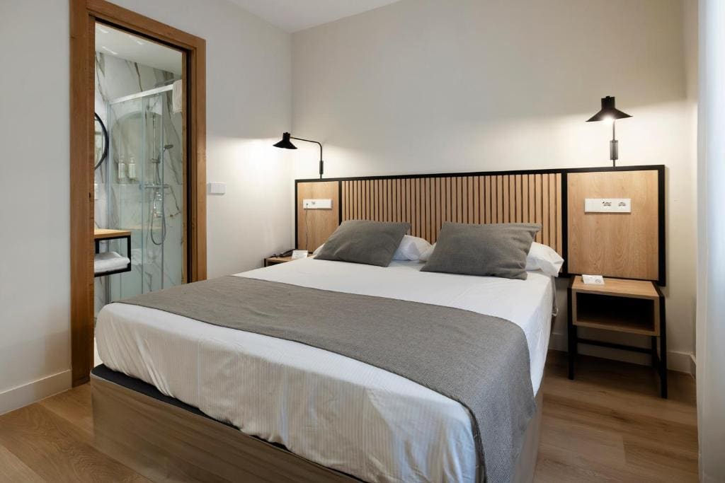 Classic Triple Room room - Image 2