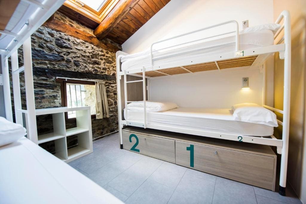 Single Bed in 4-Bed Dormitory Room room - Image 2