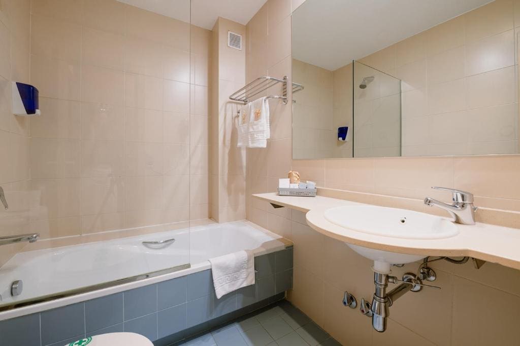 Deluxe Double Room room - Image 2