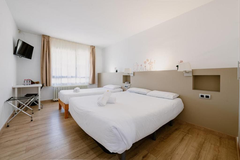 Deluxe Triple Room room - Image 1