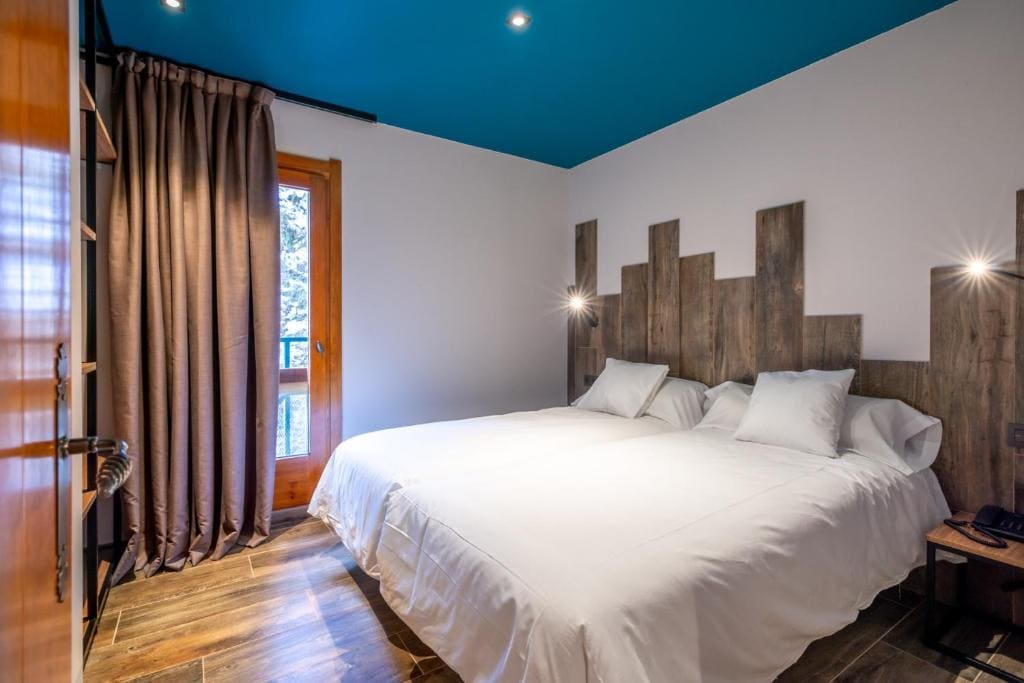 Junior Suite with Balcony room - Image 1