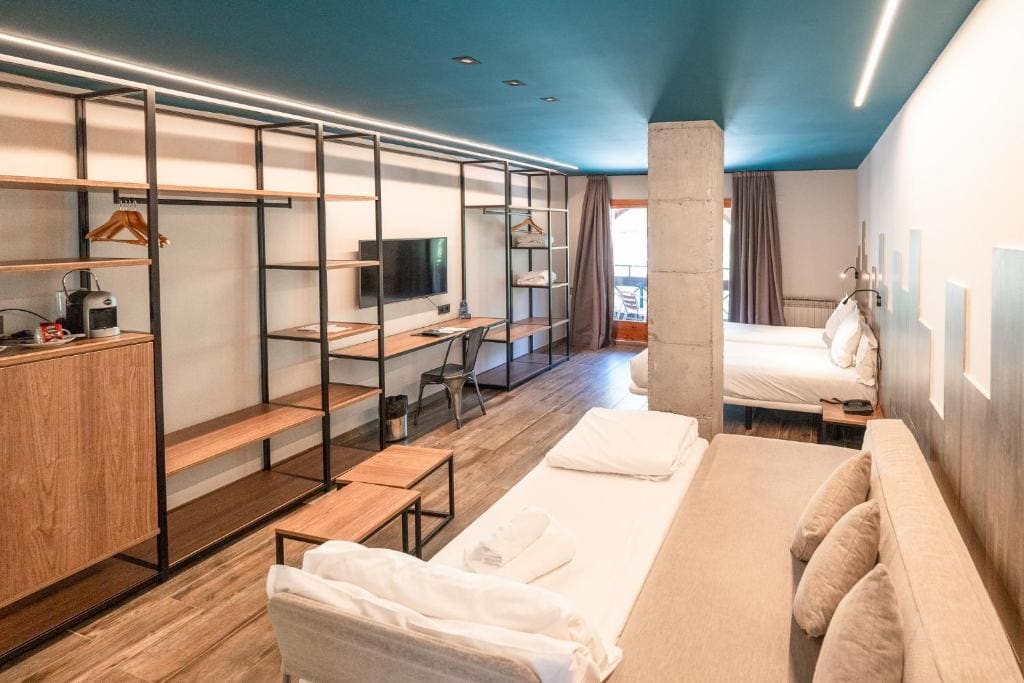 Premium Quadruple Room room - Image 2