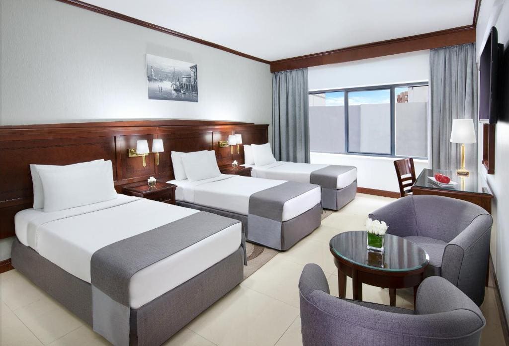 Superior Triple Room room - Image 1