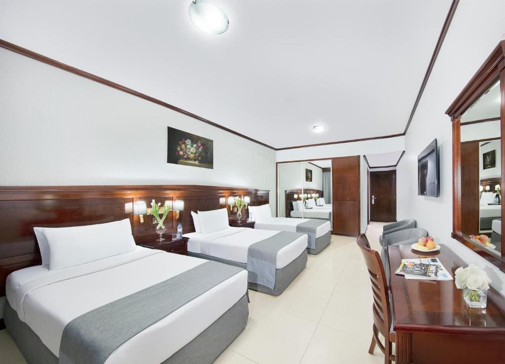 Superior Triple Room room - Image 2