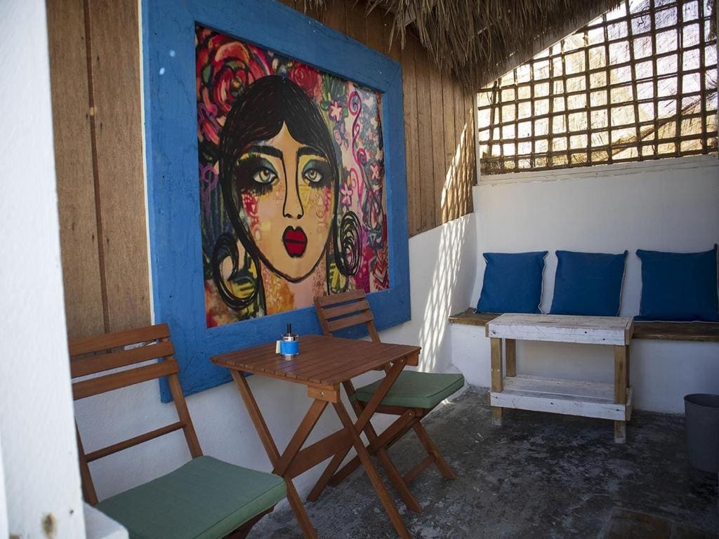 Double Room with Pool View room - Image 2