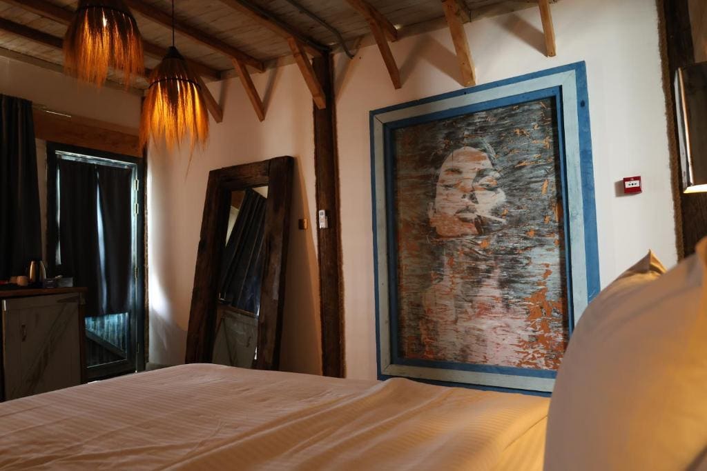 Double Room with Balcony and Sea View room - Image 3