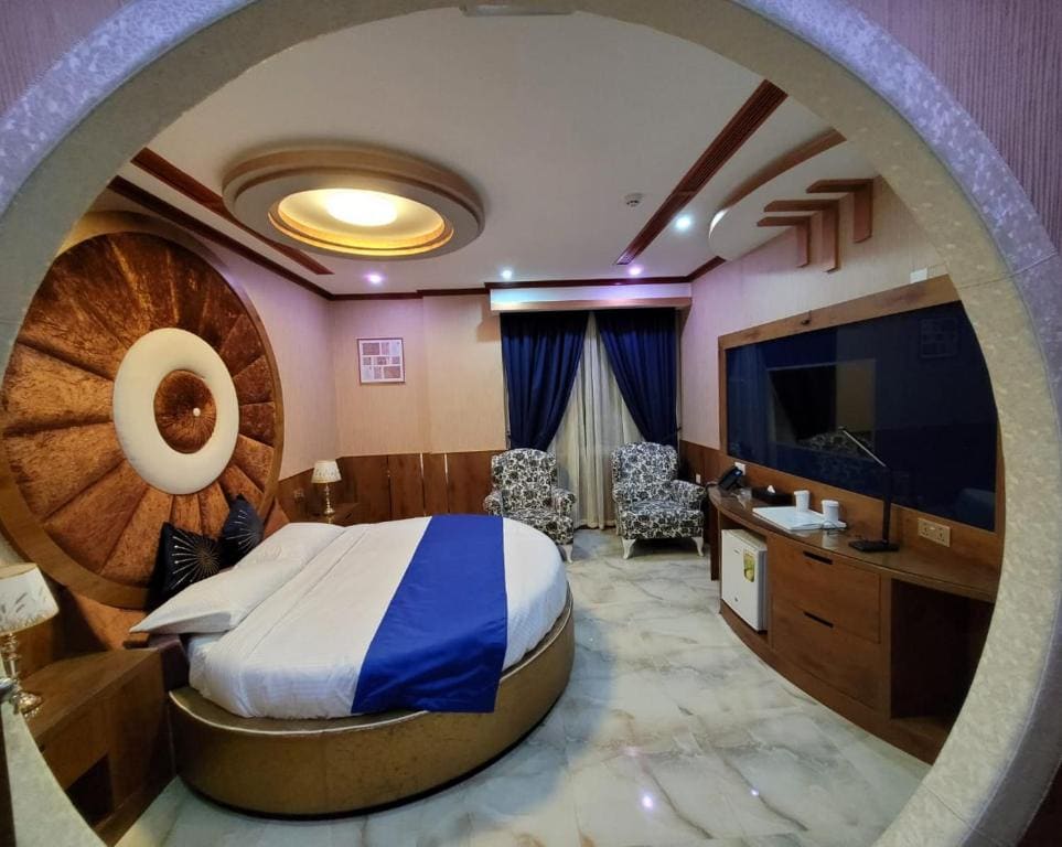 Executive Suite room - Image 2