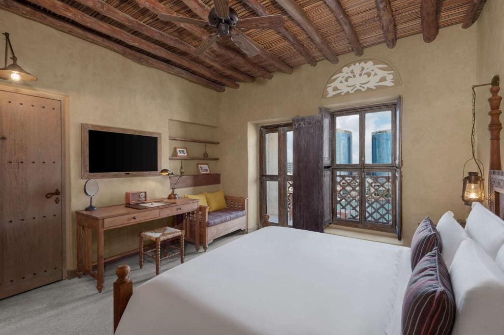 King Heritage Room with Creek View room - Image 2