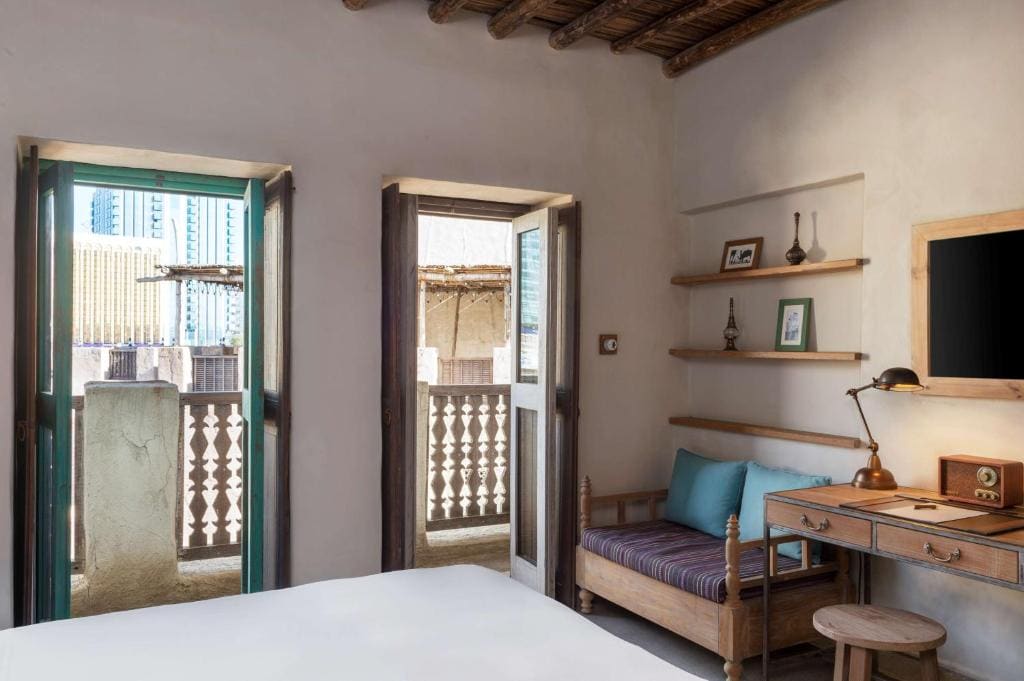 King Heritage Room with Creek View room - Image 3