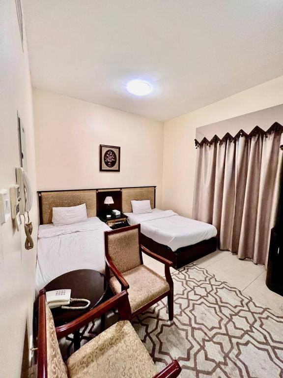 Studio Standard Room with Twin Beds room - Image 1