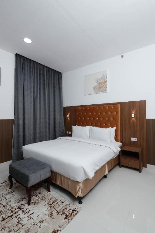 Deluxe Room room - Image 3