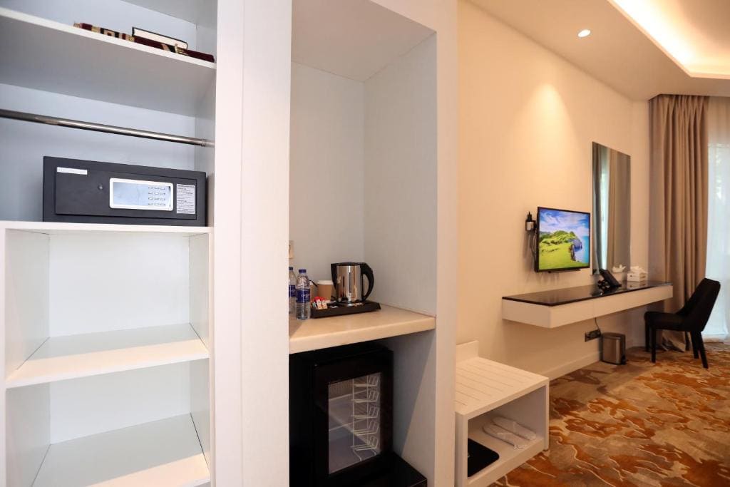 Standard Queen Room room - Image 2