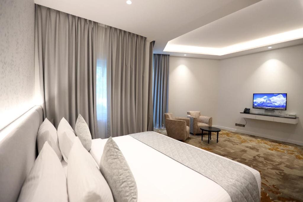 Superior King Room room - Image 3