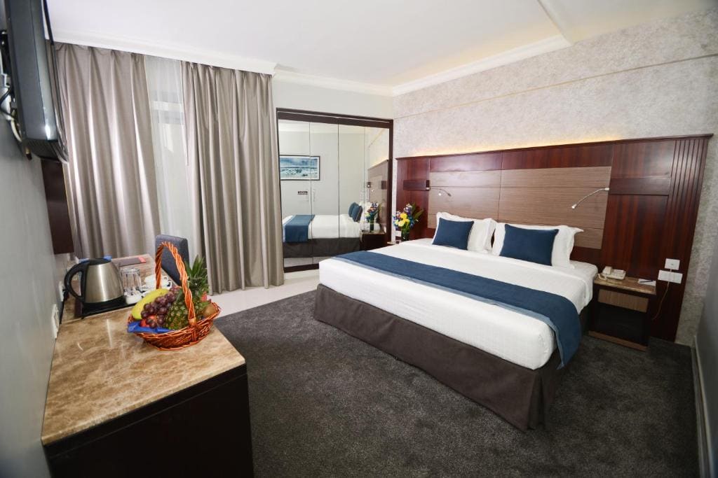 Deluxe Double Room (2 Adults + 1 Child) room - Image 2