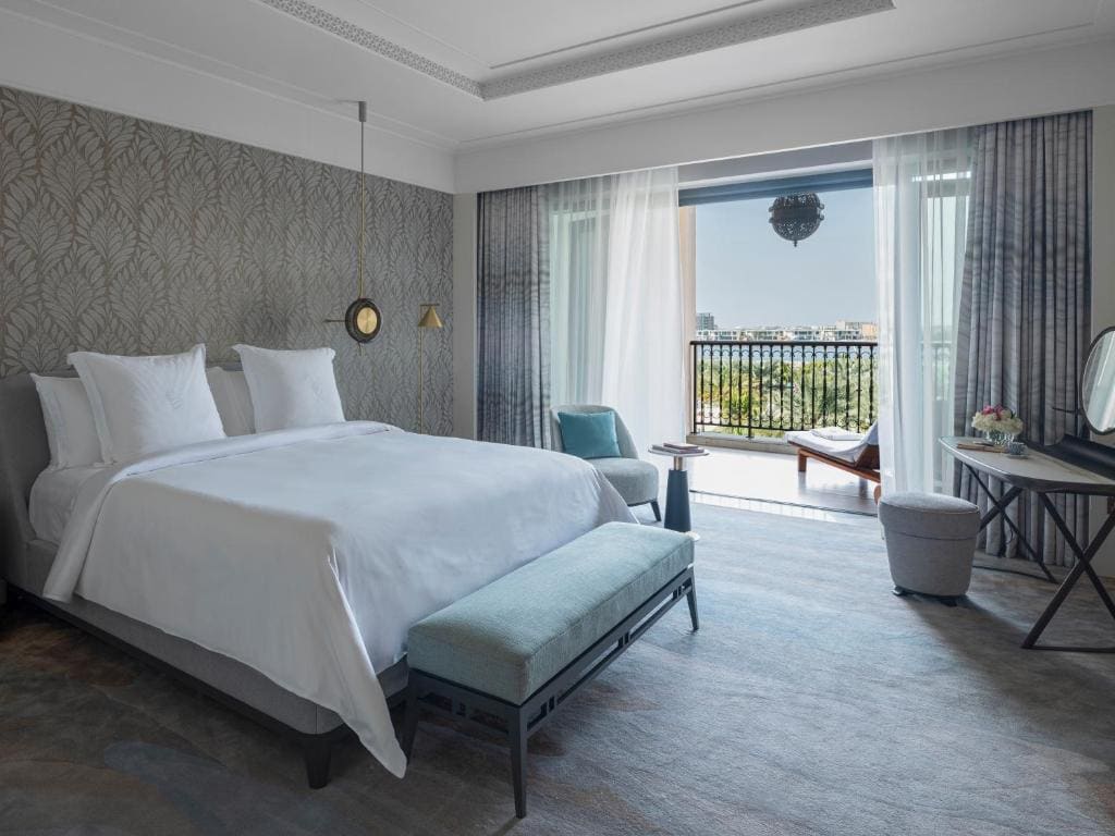 Deluxe Resort View King Room room - Image 3