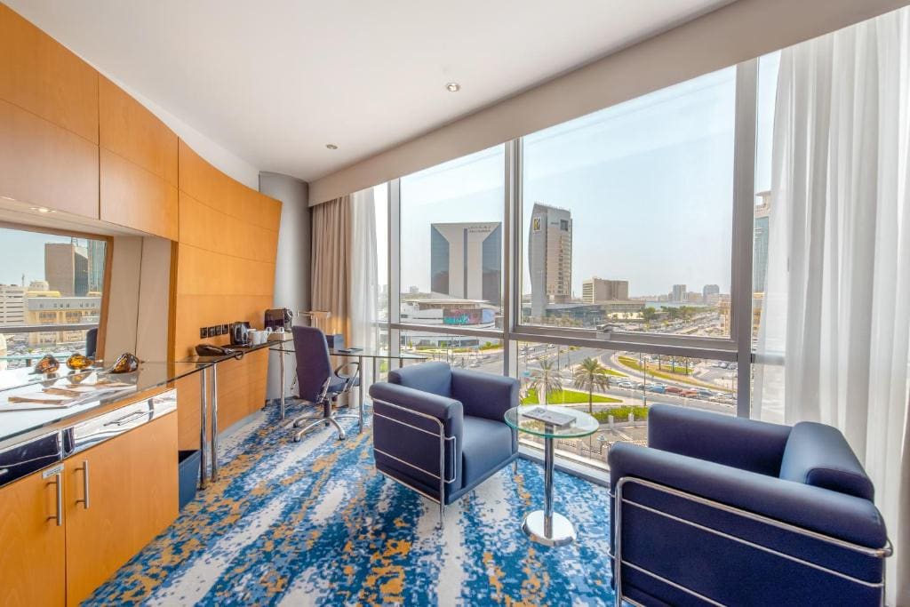 Executive Suite One King room - Image 3