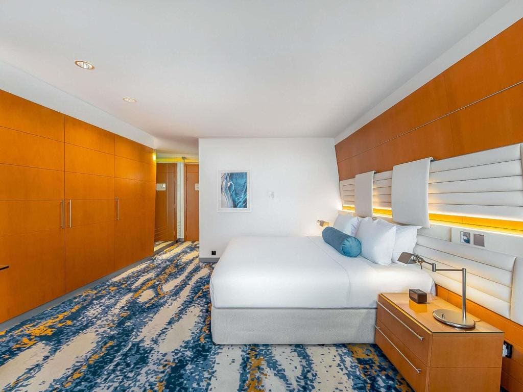 Deluxe king bed room room - Image 3