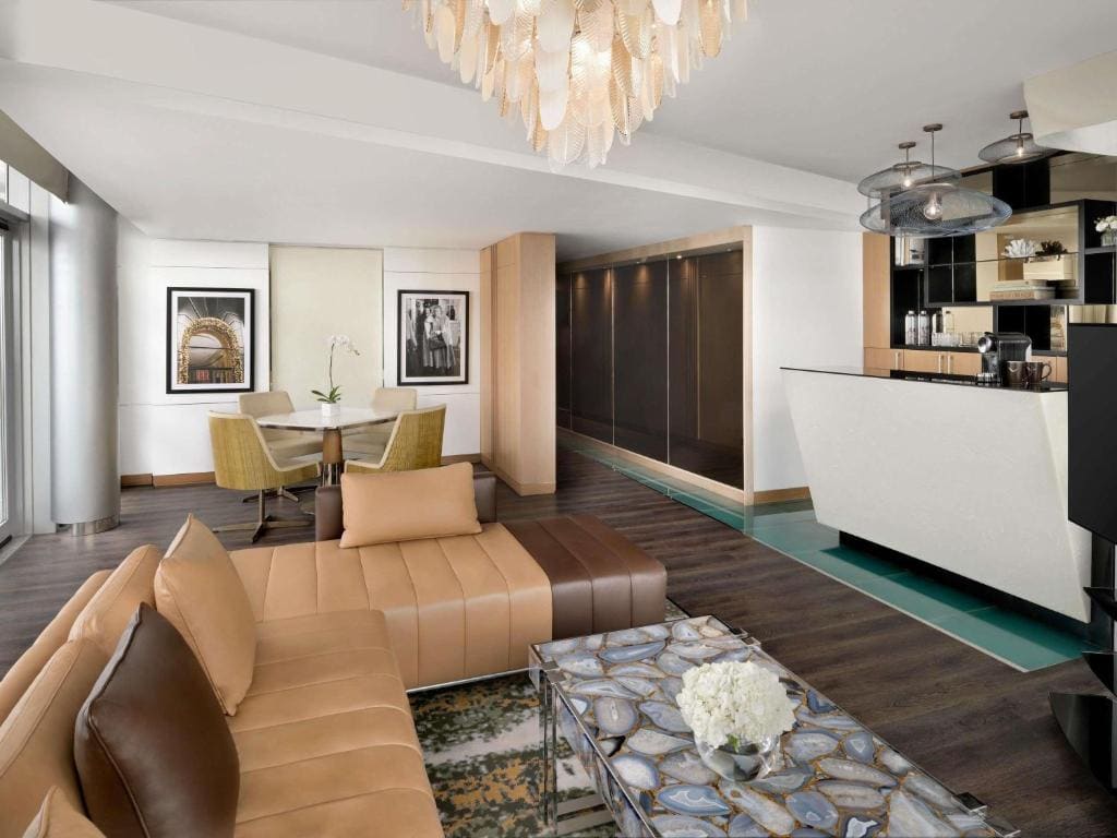 Presidential King Suite room - Image 2