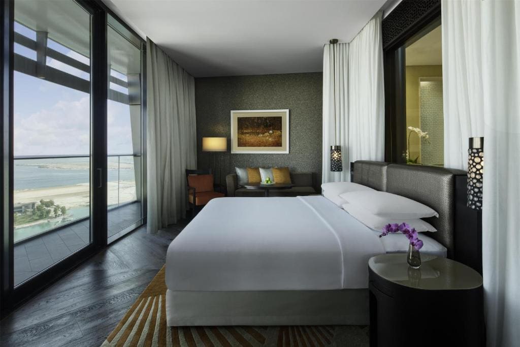 One-Bedroom Apartment with Balcony room - Image 2