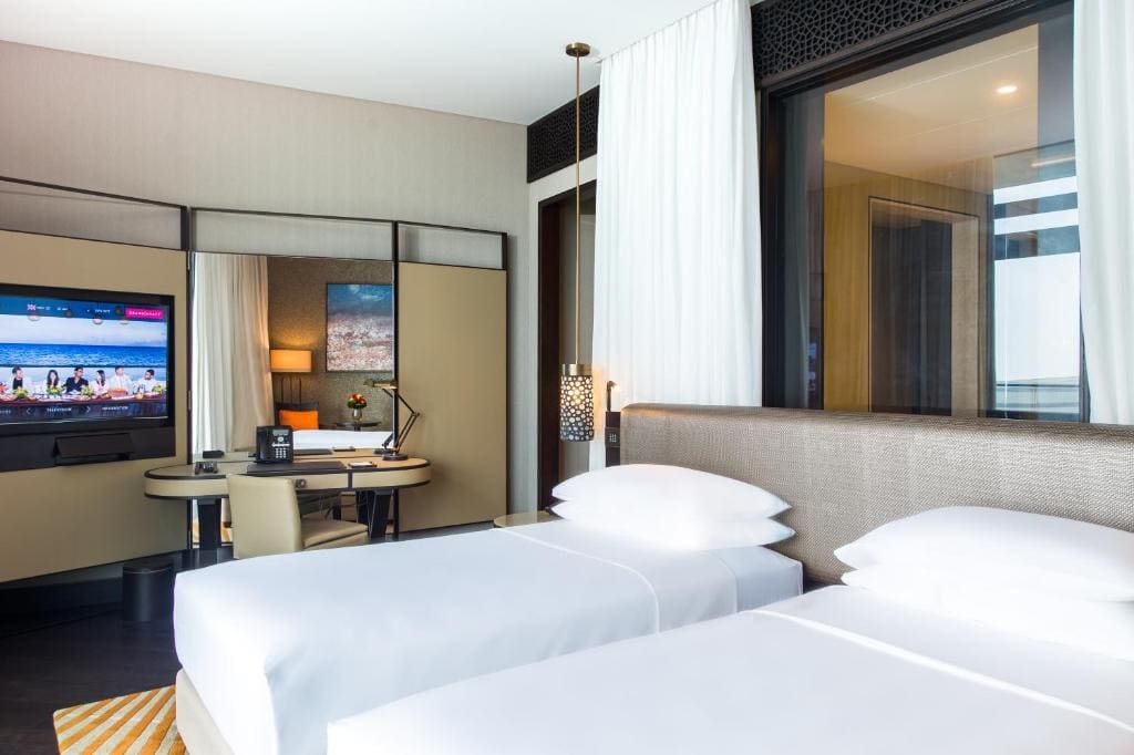 Twin Room with Balcony and View room - Image 3
