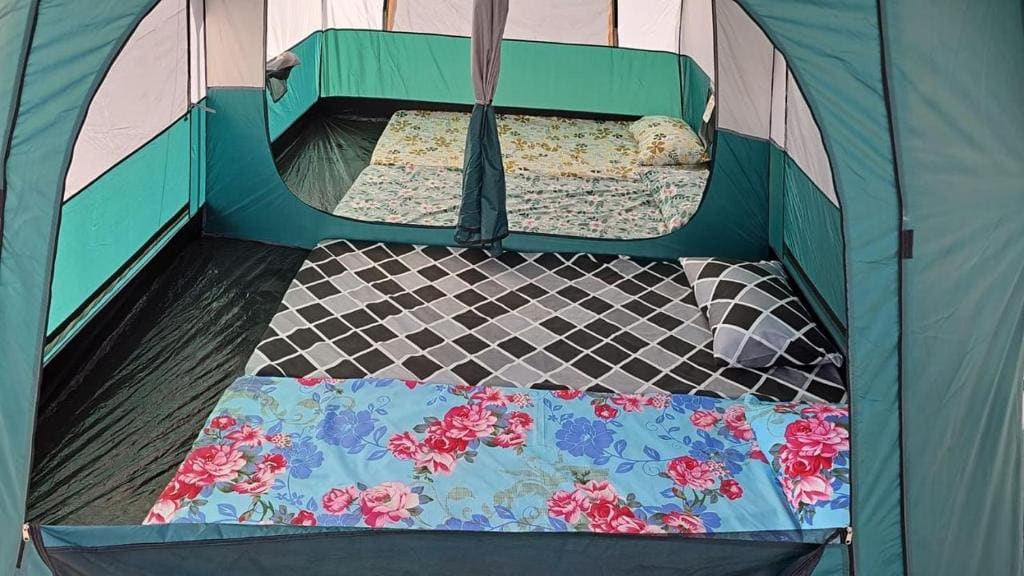 Tent room - Image 1