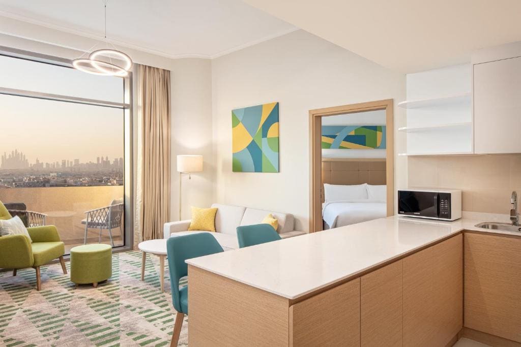 One-Bedroom King Suite with Sofa Bed - Non-Smoking room - Image 2