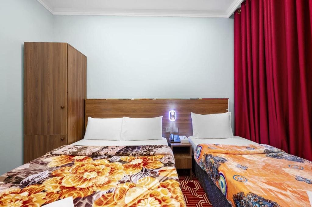 Standard Family Room room - Image 1