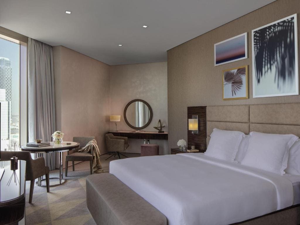 Platinum Suite, Studio with Balcony and Burj Khalifa View room - Image 1