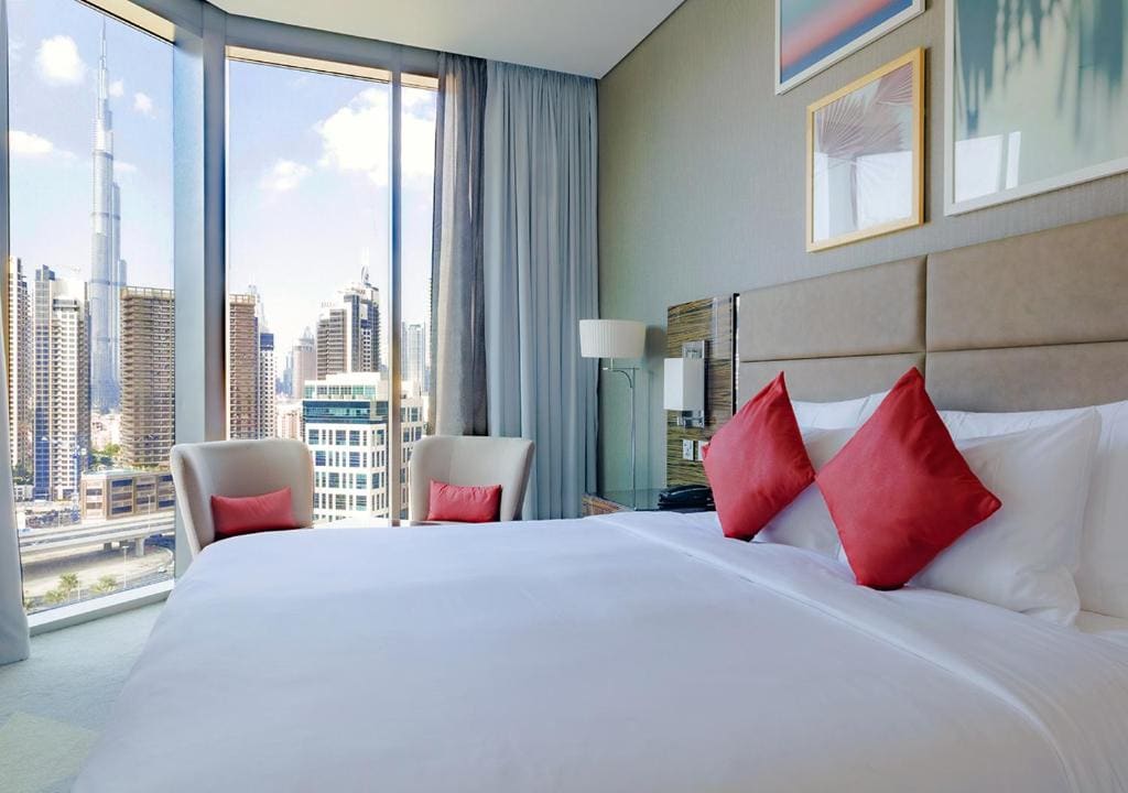 Platinum Suite, Studio with Balcony and Burj Khalifa View room - Image 3