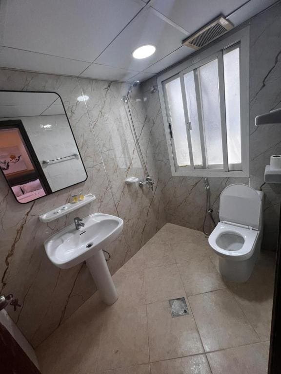 Deluxe Double Room (2 Adults + 1 Child) room - Image 2