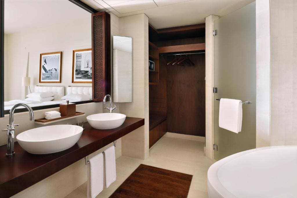Family Room with Two Twin Beds room - Image 1