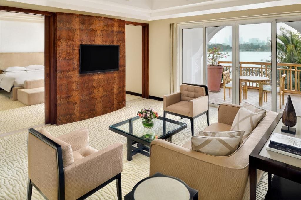 Executive Suite room - Image 3