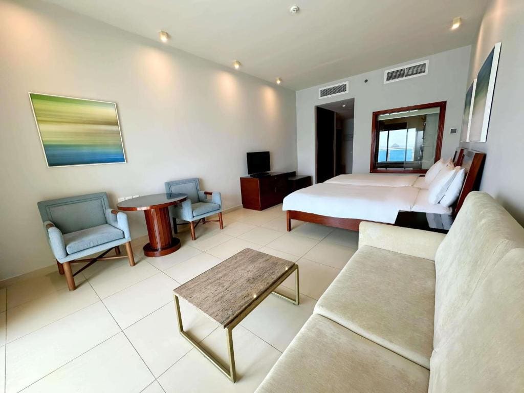 Grand Suite with Balcony and Ocean View room - Image 3