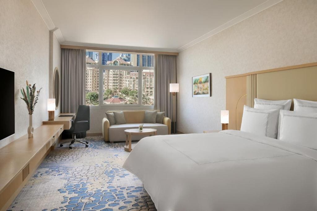 Deluxe King Room room - Image 1