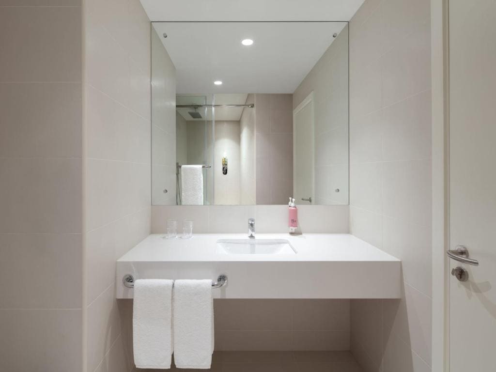 Rover Room - 36-Hour Staycation with 09:00 AM Early Check-in and 09:00 PM Late Checkout room - Image 2