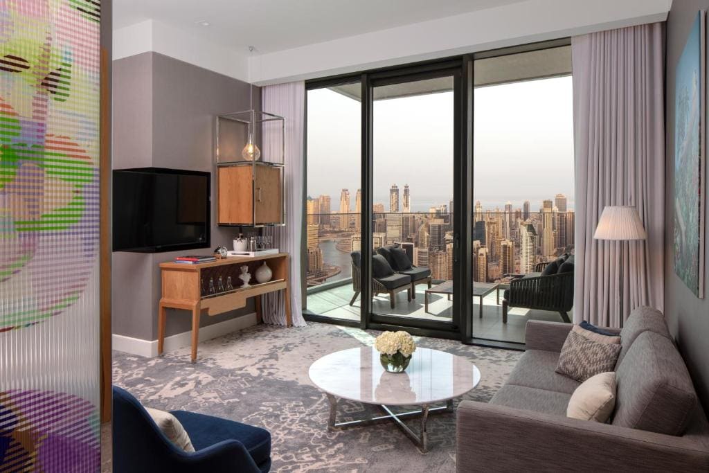 Sky Premium King with Balcony room - Image 3