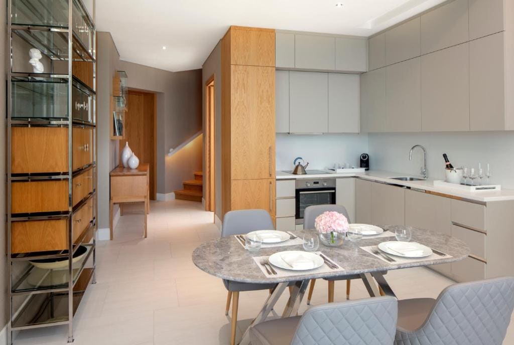 Cloud Living One-Bedroom Apartment with Balcony room - Image 3