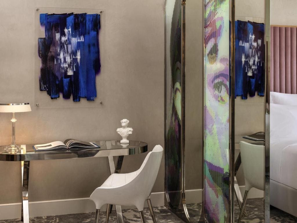 Signature Double Room with City View room - Image 2
