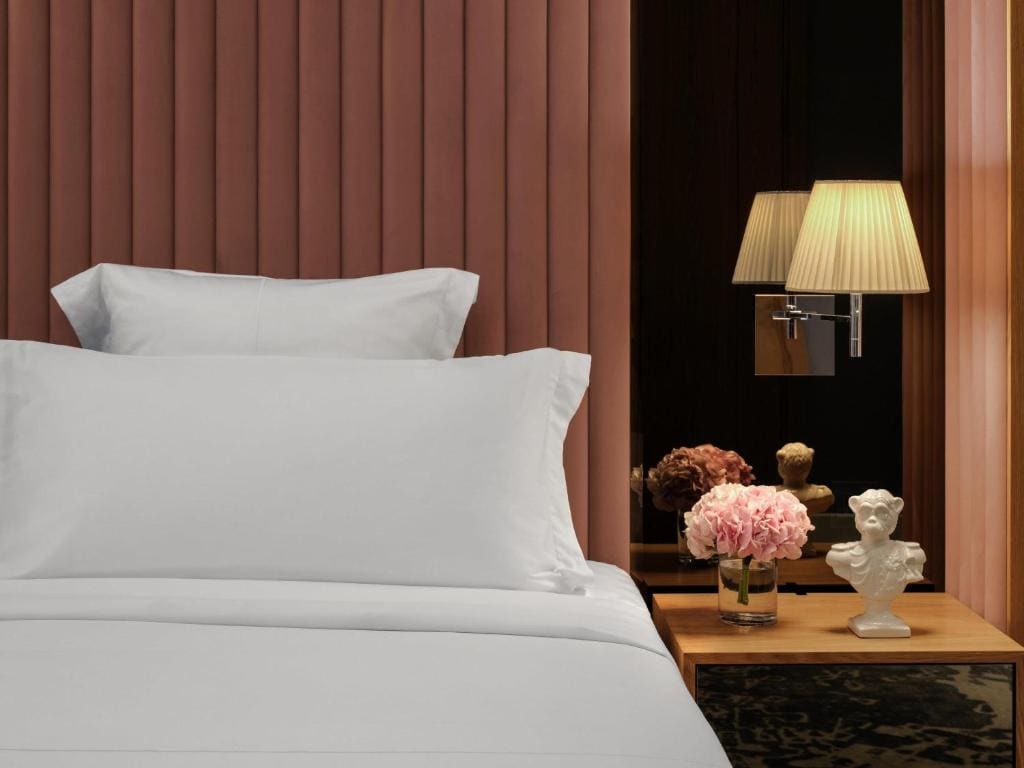 Signature King Room With balcony room - Image 3
