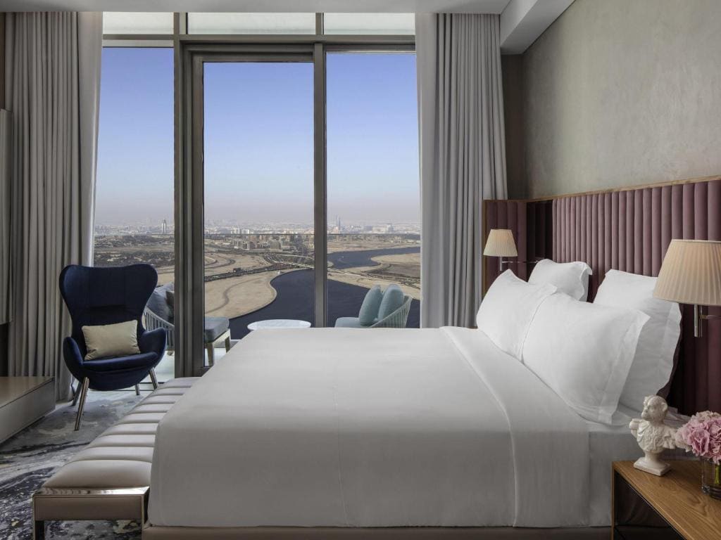 Elite Living One-Bedroom King with Balcony room - Image 1