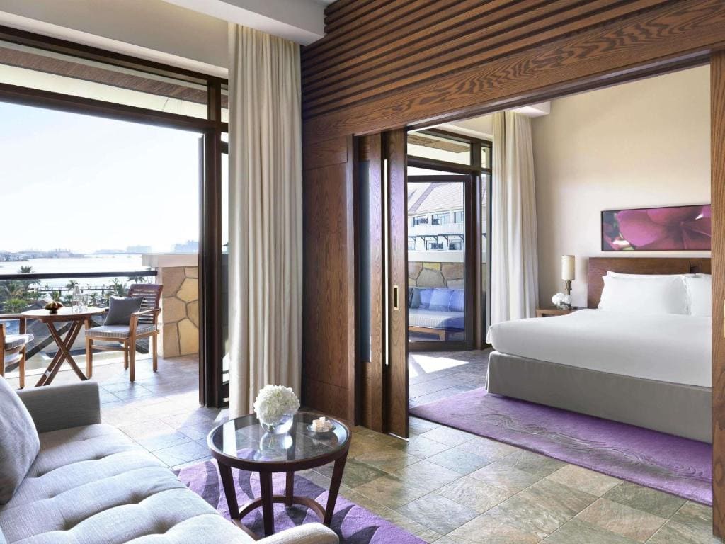 Junior King Suite with Sofa Bed, Private Balcony and Sea View - Club Access room - Image 2
