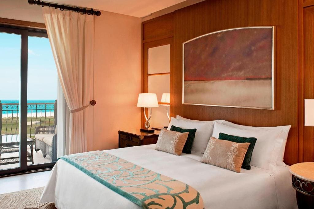 Ocean Suite, 1 Bedroom Larger Suite, 1 King room - Image 2