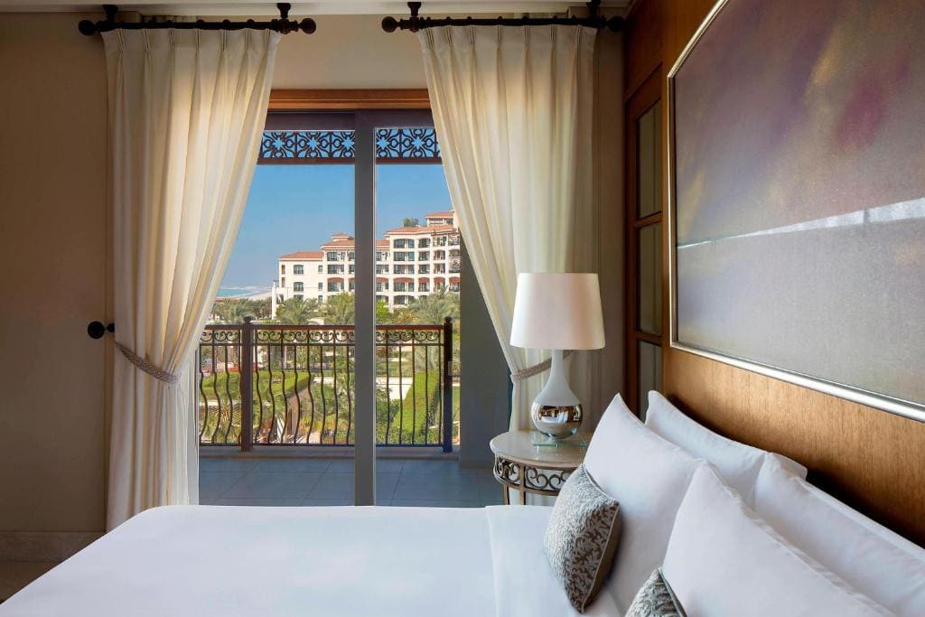 St.Regis Sea view Suite, 1 Bedroom Suite, 1 King room - Image 3