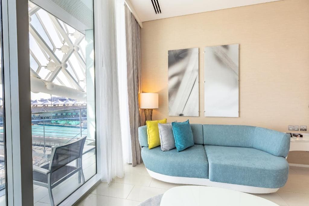 Superior, Guest room, 1 King, Balcony with Complimentary Yas Beach Access room - Image 2