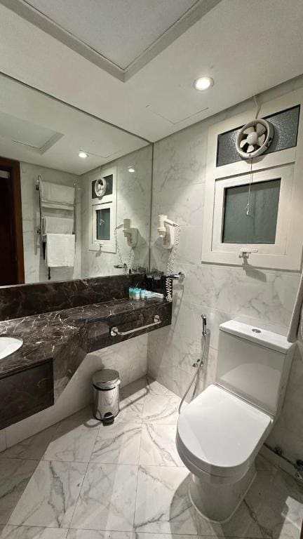 Deluxe Suite room - Image 2