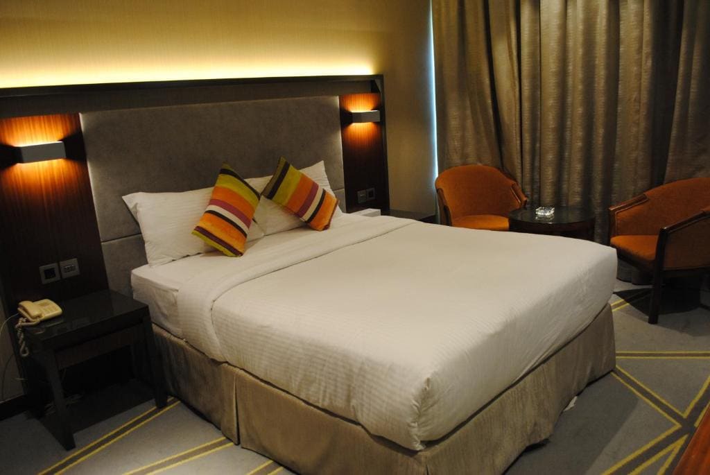 Deluxe Double Room (2 Adults + 1 Child) room - Image 2