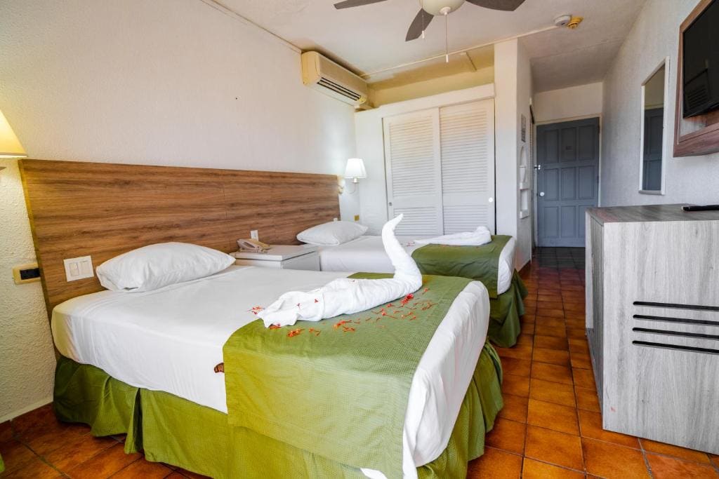 Standard Twin Room room - Image 3